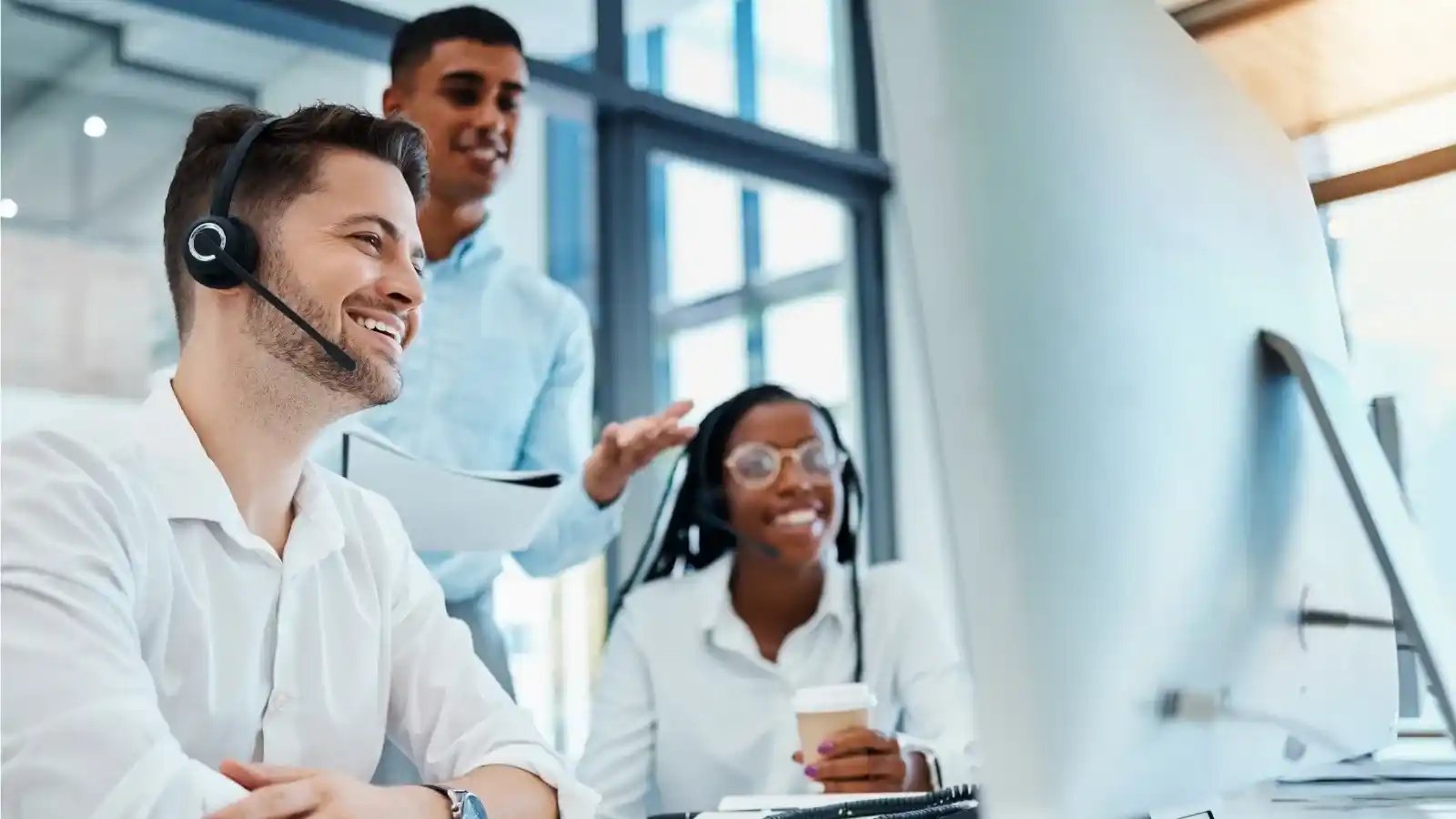 How to Improve Customer Service in Logistics: 4 Tips for Success